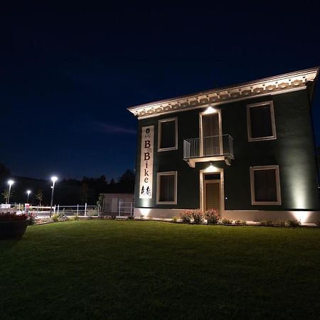 B & Bike Di Ristorante Italia Mombello Monferrato エクステリア 写真